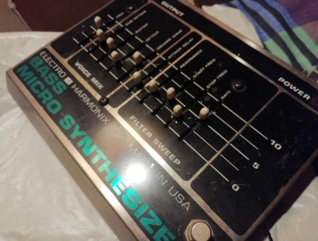 EHX Bass Micro Synthesizer
