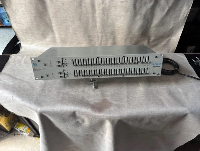 Furman Q-602 – Vintage Dual 30-Band Graphic Equalizer (