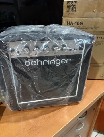 Behringer 10W Practice Amp