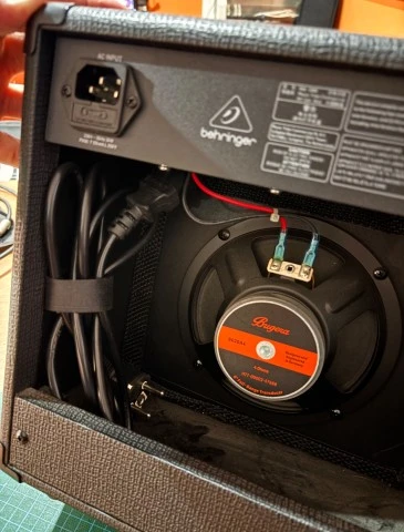Behringer 10W Practice Amp