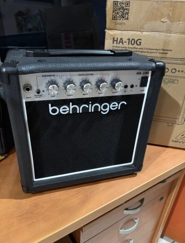 Behringer 10W Practice Amp