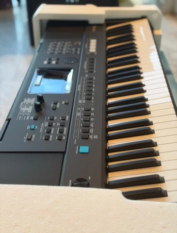 Yamaha PSR-E473