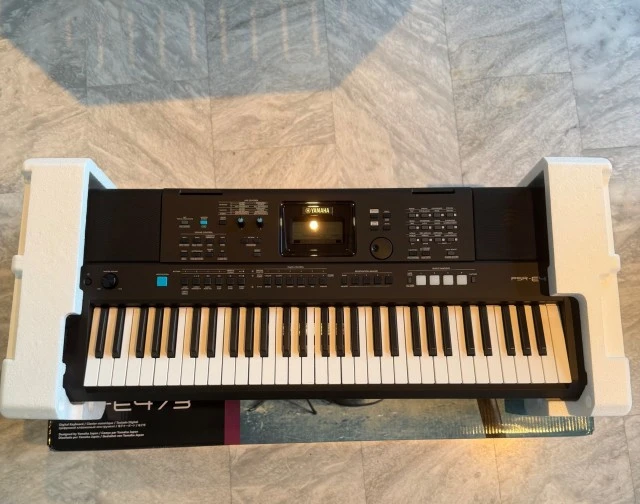 Yamaha PSR-E473