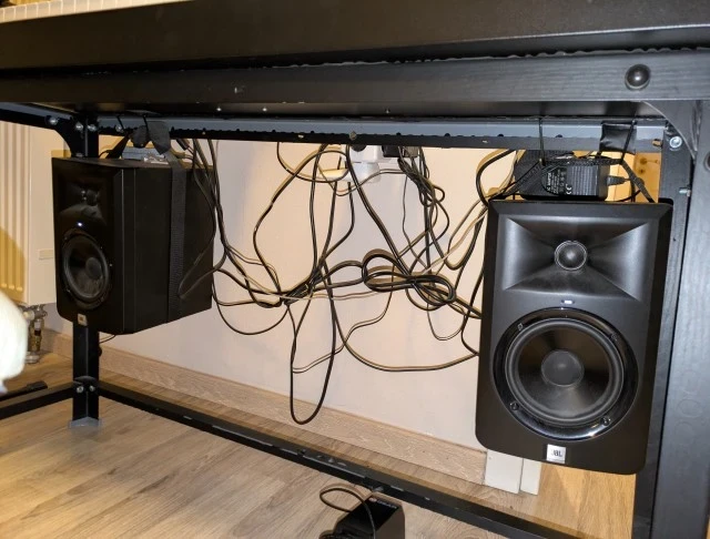 JBL LSR305 Αυτοενισχυόμενα Studio Monitors
