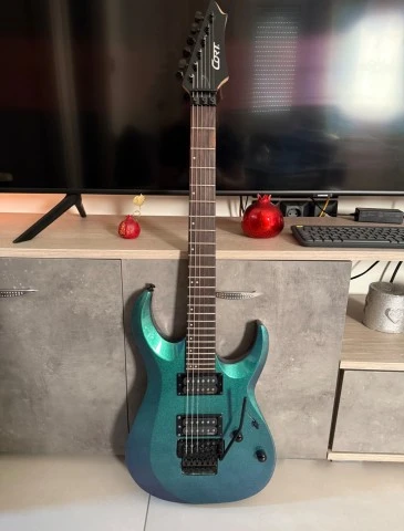 Cort x300