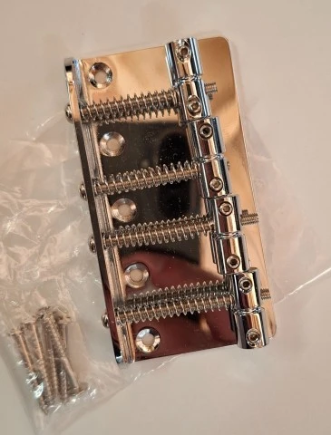 Γέφυρα από Squier Affinity p bass 4 string