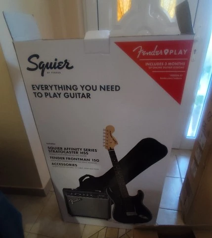 Fender Squaier Stratocaster HSS 