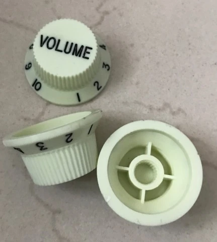 Parts (knobs pickup covers screws παξιμάδια nut) Fender