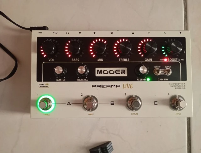 Mooer Preamp Live - digital preamp modeller