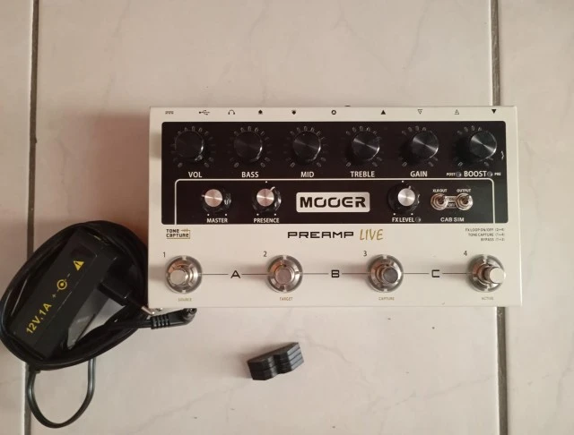 Mooer Preamp Live - digital preamp modeller