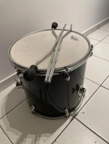 Millenium Bass Drum και Floor Tom