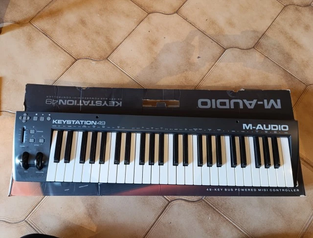 MIDI keyboard M-Audio Keystation 49