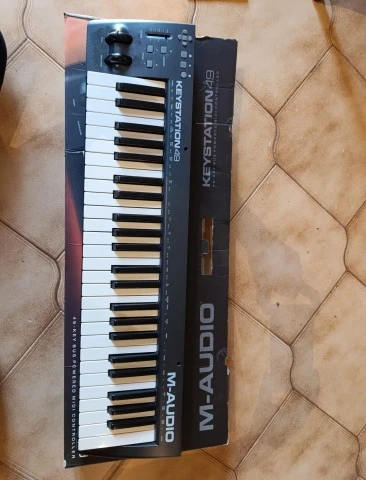 MIDI keyboard M-Audio Keystation 49
