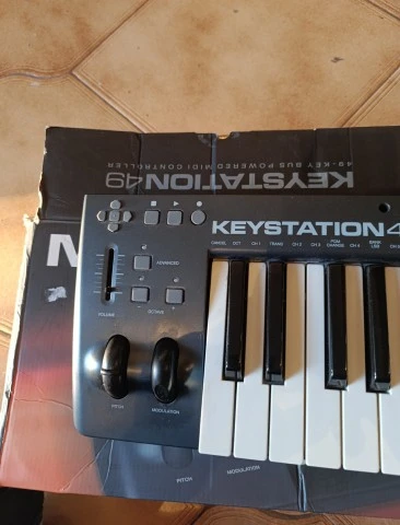 MIDI keyboard M-Audio Keystation 49