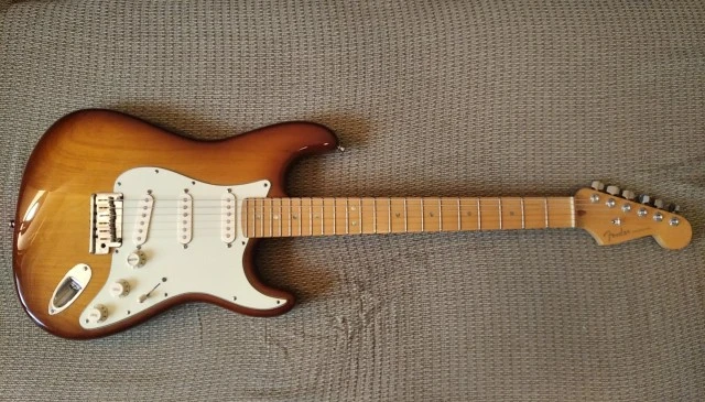 Fender Deluxe Ash Strat (60th anniversary)