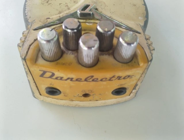 Danelectro Daddy O 2000's.