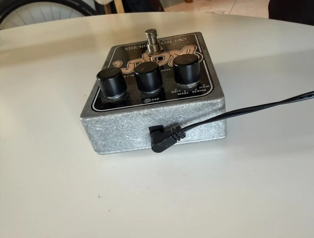Electro-Harmonix Worm Analog Wah / Phaser / Vibrato / T