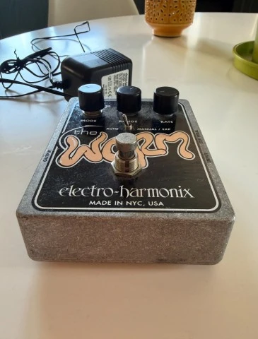 Electro-Harmonix Worm Analog Wah / Phaser / Vibrato / T