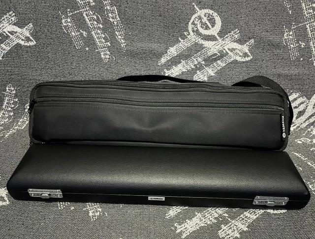 Φλάουτο Yamaha YFL-372H με αξεσουάρ