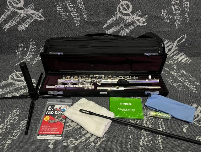 Φλάουτο Yamaha YFL-372H με αξεσουάρ