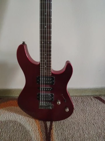 Yamaha RGX121Z 2010