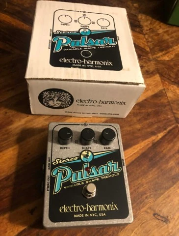 Electro Harmonix Stereo Pulsar Variable Shape Tremolo