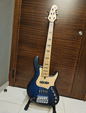 Maruszczyk 5 strings 