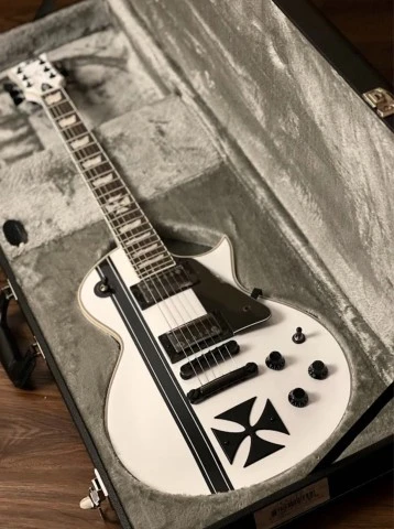 Iron cross ltd(James hetfield)