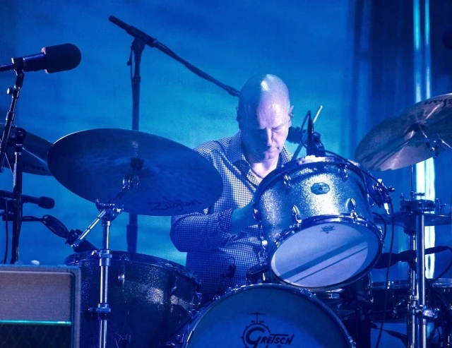 Ζητείται DRUMMER για ALTERNATIVE ROCK