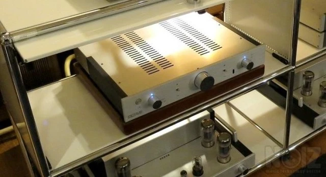 ΠΡΟΕΝΙΣΧΥΤΗΣ OCTAVE HP-300 Balanced Prea