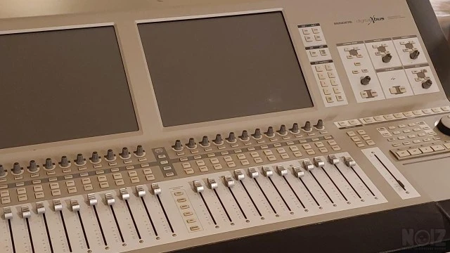 Mackie digital x-bus