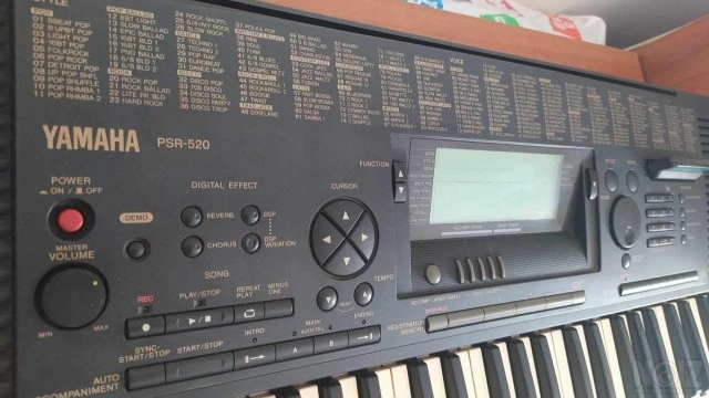 Yamaha psr 520 & 260