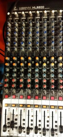 Μίκτης Behringer xenyx 3200