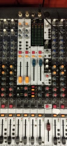 Μίκτης Behringer xenyx 3200