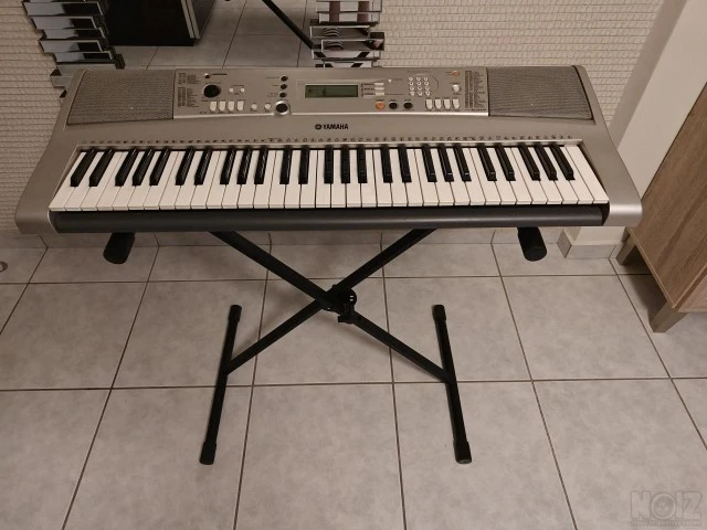Yamaha PSR-E313
