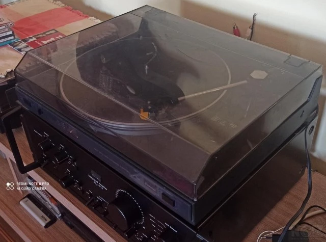 Πικάπ Sansui P-1000 belt drive