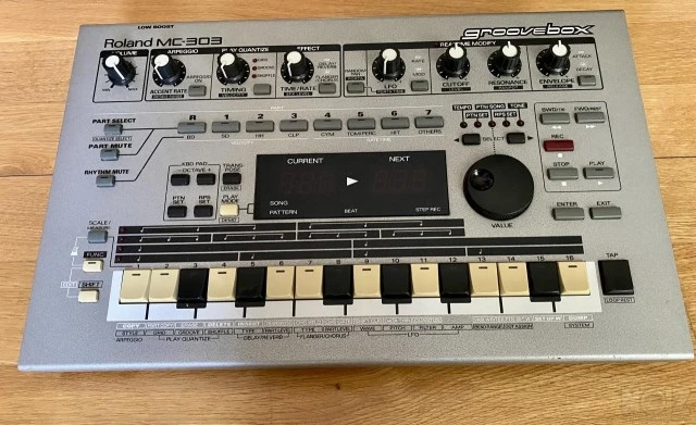 Roland Mc 303 Groovebox