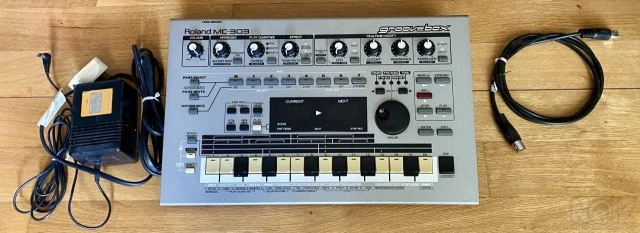 Roland Mc 303 Groovebox