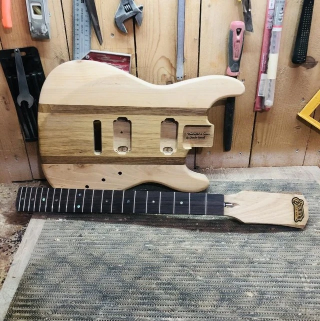 Strat style body-neck set