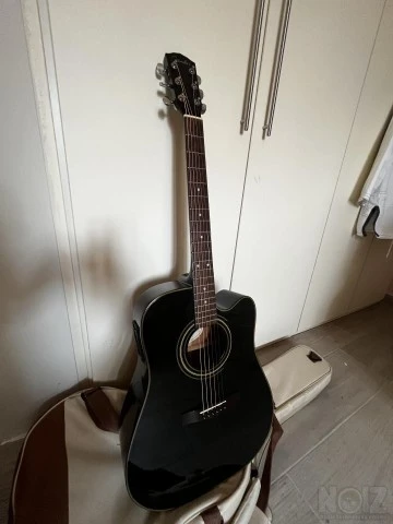 Ηλεκτροακουστική Fender