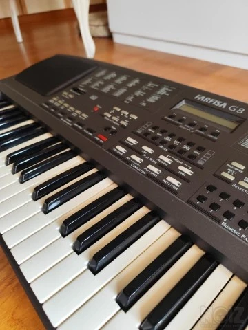 Farfisa G8 synthesizer