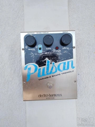 Electro-Harmonix Pulsar 2000s