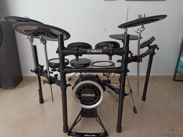 Yamaha DTX582K electronic drumset