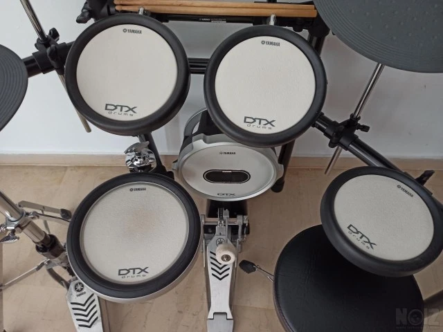 Yamaha DTX582K electronic drumset