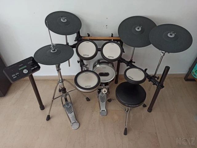 Yamaha DTX582K electronic drumset