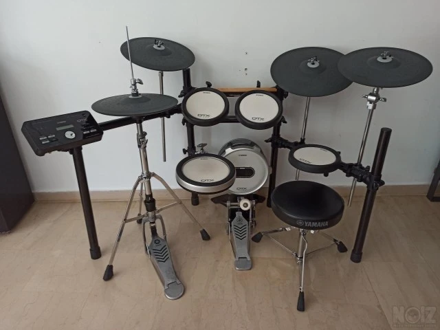 Yamaha DTX582K electronic drumset