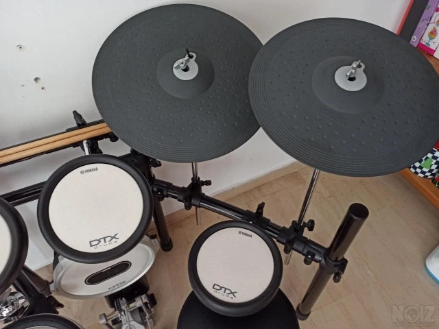 Yamaha DTX582K electronic drumset