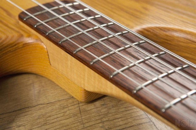 Jazz Bass by Paveza Guitars