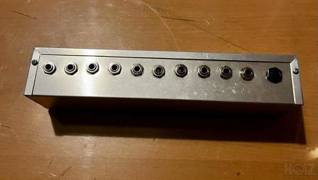 Programmable 4 Looper with Amp Channel 
