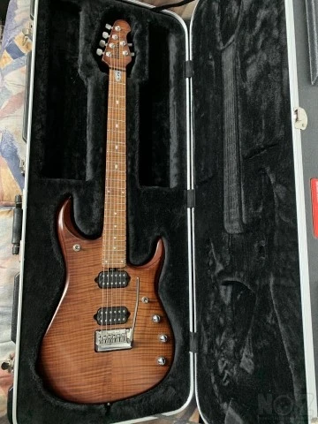MusicMan JP15 Sahara Burst